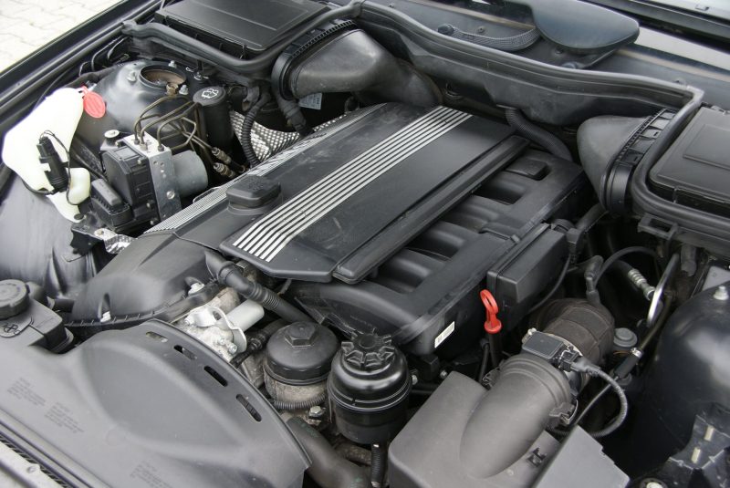 BMW M54B25 engine