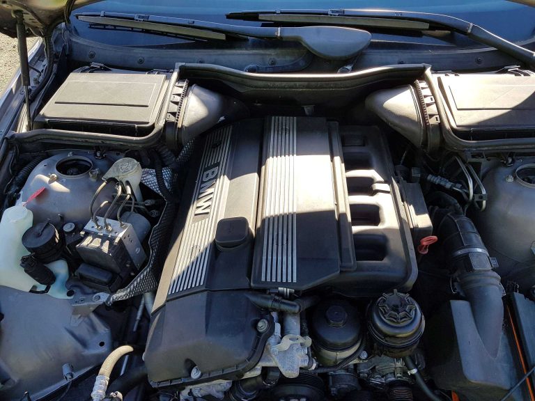 BMW M54B25 engine