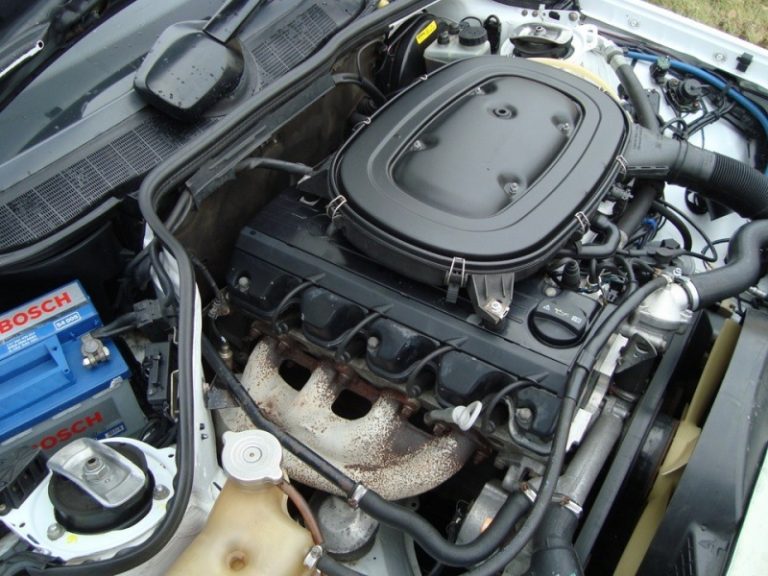 Mercedes-Benz M102 E23/V23 2.3 liter engine