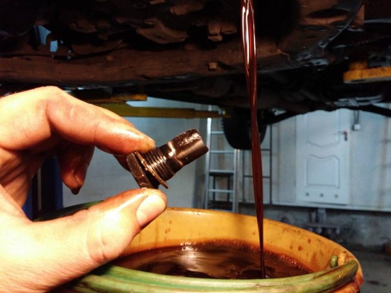 Consequences of untimely engine oil change