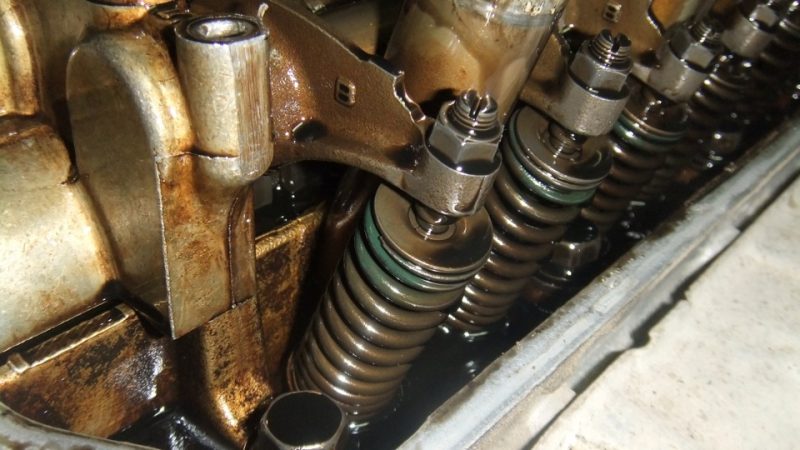 Engine knock, possible causes and options to eliminate the problem