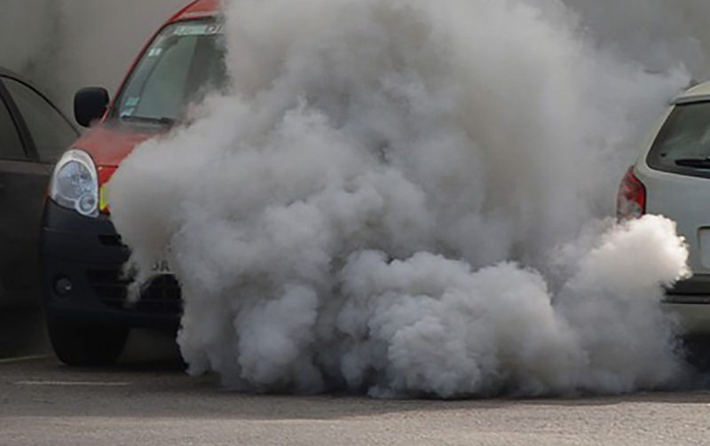 Engine smoke: causes and solutions