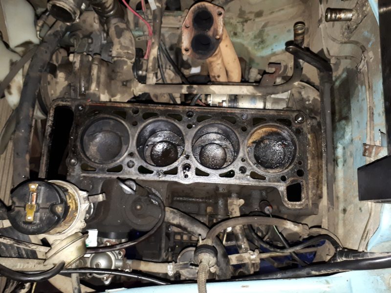 Oil in the engine cylinder: causes of malfunction