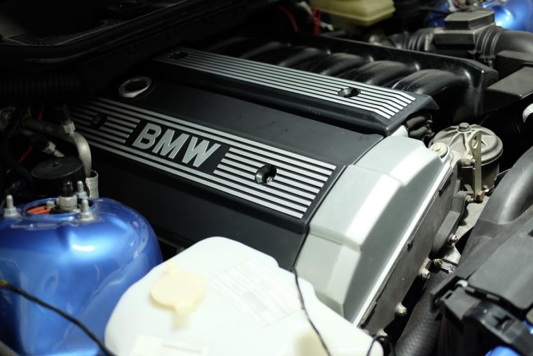 BMW M52B25, M52TUB25 Engine