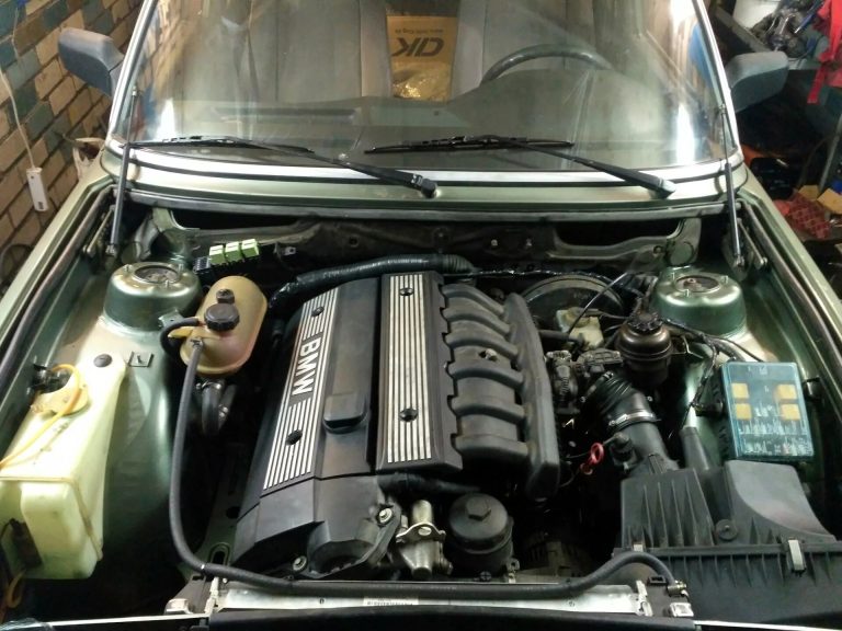 BMW M52B28 / M52TUB28 Engine