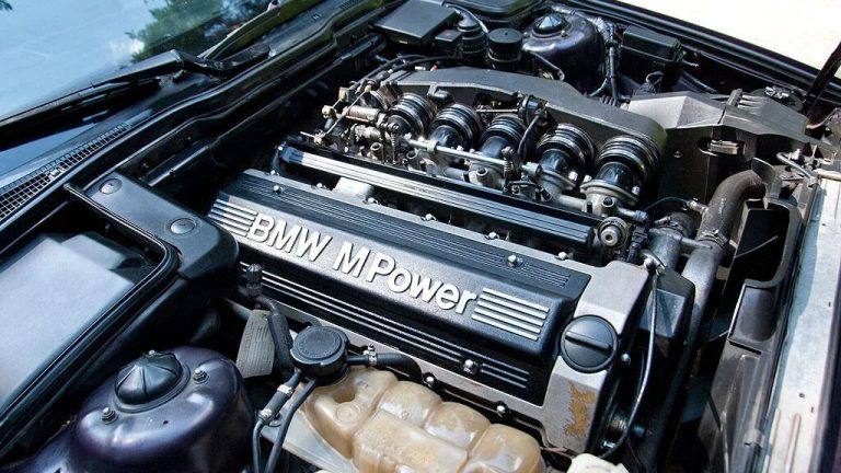 BMW S38B36/S38B38 engine