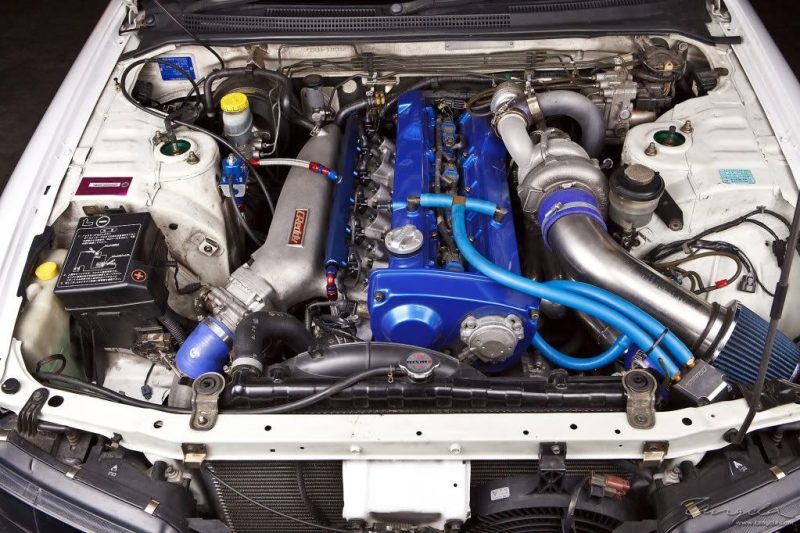 Nissan 2.5 RB25DET and RB25DE engine