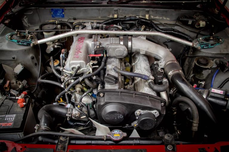 Nissan 2.5 RB25DET and RB25DE engine