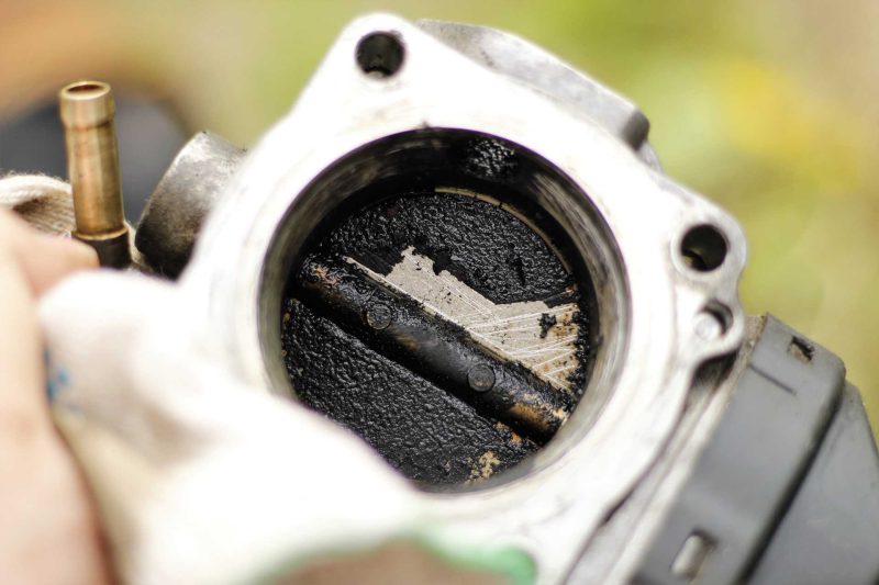 How to properly clean the throttle valve and why it needs cleaning