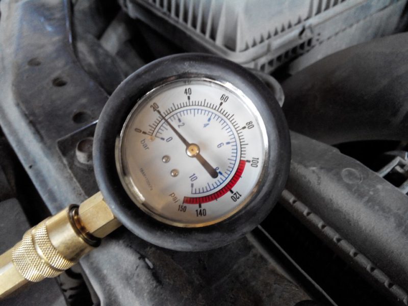 What should be the oil pressure in the engine